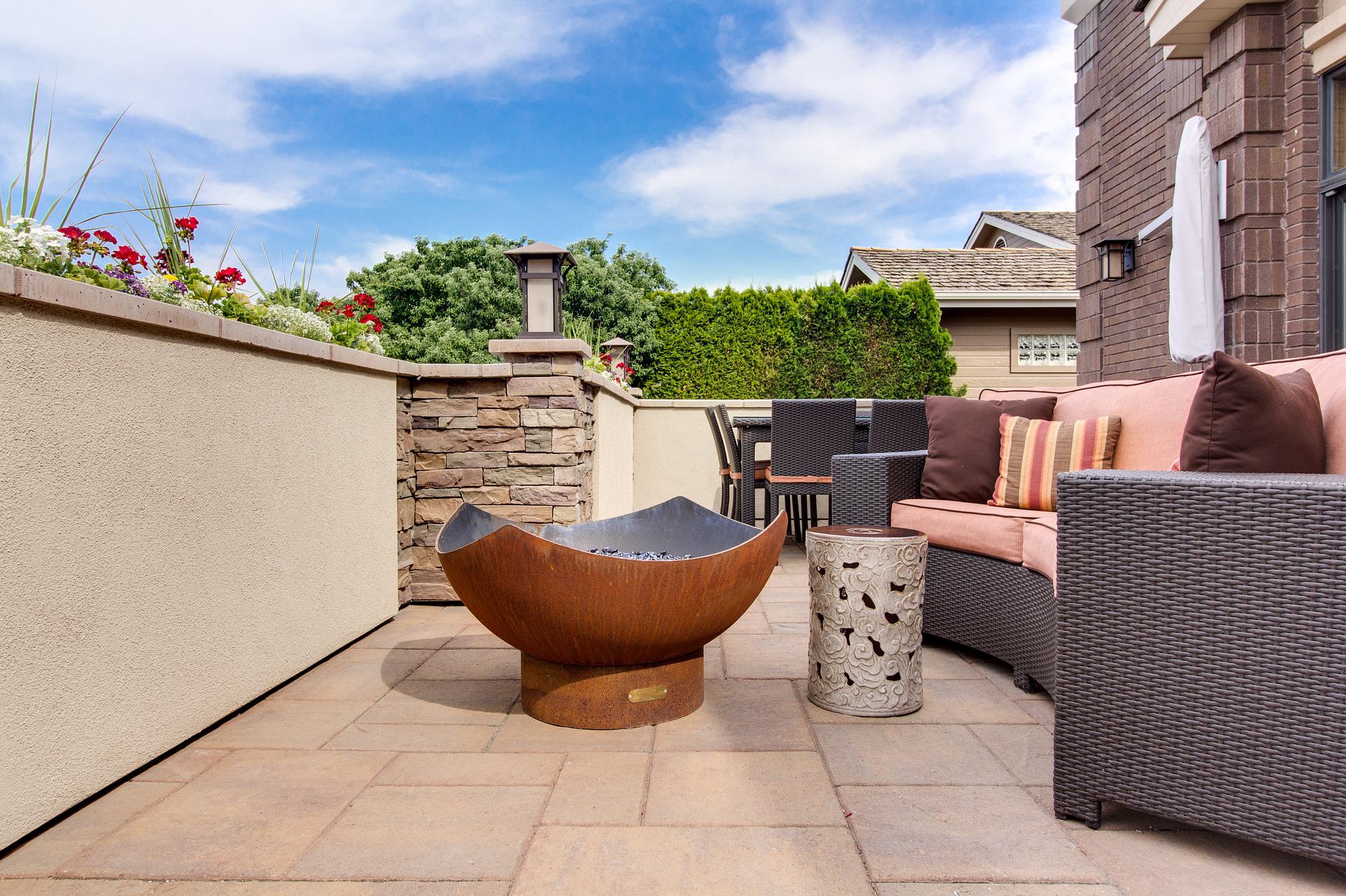 How to Create an Outdoor Oasis with Tile