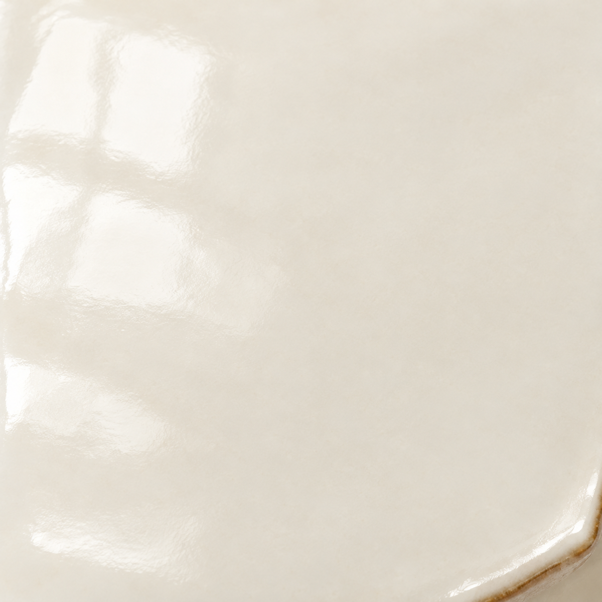 Maison ecru  glossy ceramic tile — glaze detail visualization